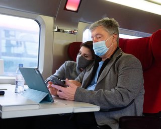 Прилетит не в Жуляны? Партия Порошенко проведет 17 января акцию в аэропорту Львова (фото)