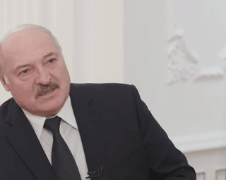 Лукашенко обвинил Польшу в использовании танков против мигрантов (видео)