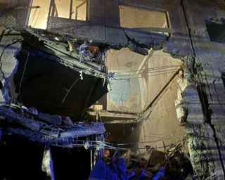 Запорожье содрогнулось от взрывов: разрушена пятиэтажка, люди оказались под завалами (фото)