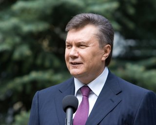 Янукович сочувствует людям и жалуется на бюрократов