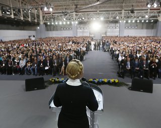Тимошенко не верит экзит-поллам и говорит, что выходит во второй тур
