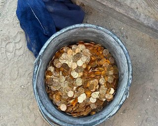 Спочатку хотіли все забрати собі: будівельники в Бельгії знайшли золоті злитки та монети на €9 млн