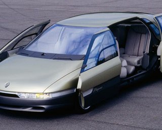 Із камерами, телевізорами та комп'ютером: яким був перший Renault Megane 1988 року (фото)