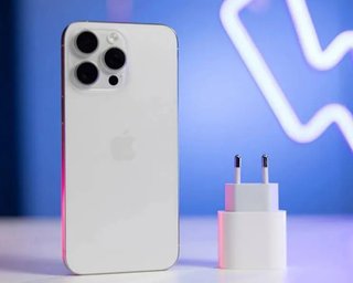 Чому iPhone 17 Pro Max заряджається втричі повільніше, ніж Xiaomi: аналіз технологій