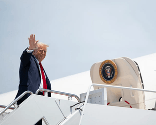 Не сегодня: Трамп передумал бомбить Иран и назвал причину
