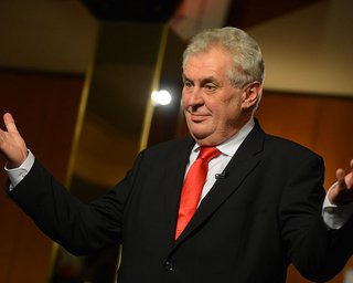 Президент Чехии посчитал "наградой" приглашение Путина в Сочи