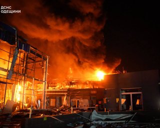 Россияне ударили БПЛА по Одессе: есть попадание в жилые дома и погибший (фото)