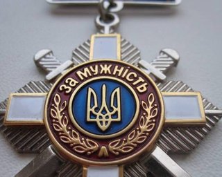 Порошенко посмертно наградил 220 воинов АТО