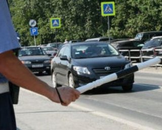 Инспектор ГАИ обматерил водителя (Видео)
