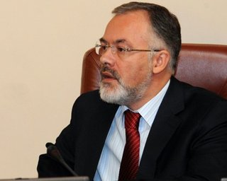 Табачник не исключил возможность сокращения в школах уроков украинского языка
