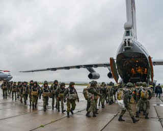 "Не просто замена": Жорин объяснил, зачем "элитных" десантников РФ бросают под Бахмут