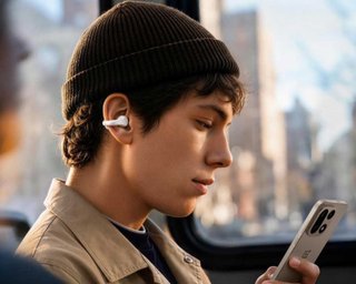 Первые наушники OnePlus нового формата уже близко: в чем особенность Buds Clip (фото)