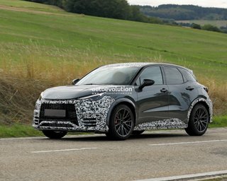 В сеть попали шпионские фото обновленного Lexus LBX Morizo ​​RR 2027: что изменится (фото)