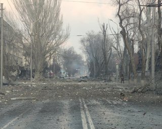Перекривають дороги: під Маріуполем окупанти влаштували масові "зачистки", — Андрющенко