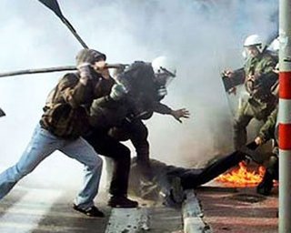 Забастовка во Франции: парижские аэропорты заблокированы