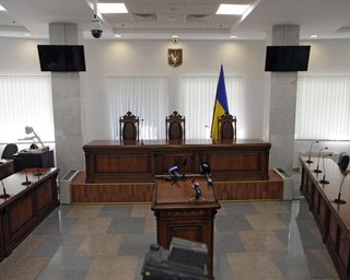 Безысходная Фемида. Почему реформы и новый законопроект Зеленского не вернут веру в украинский суд