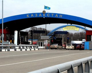 Поймали в степи: казахстанские пограничники задержали россиян, бегущих от мобилизации (фото)