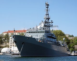Розтрощена корма: у мережі показали свіжі фото корабля "Иван Хурс" у Севастополі (фото)