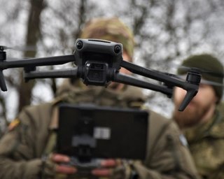 "Найголовніше — кількість": ЗСУ стримують атаки ЗС РФ у районі Авдіївки дронами (відео)