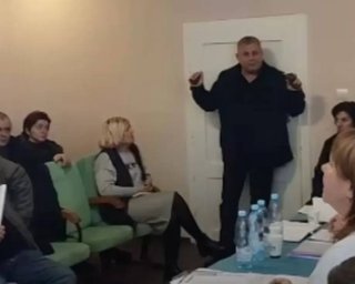 Депутат, который взорвал гранаты в сельсовете на Закарпатье, пришел в себя: его допрашивает полиция