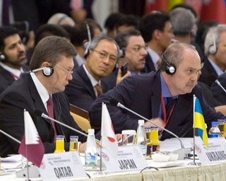 Янукович предложил странам Азии посреднические услуги