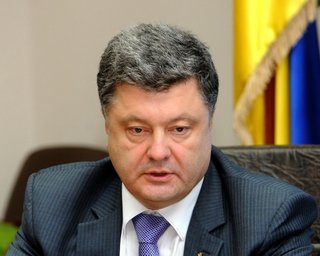 Порошенко: Россия не прекратила поставки оружия террористам