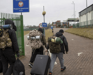 "Будет промежуточный период": у Зеленского ответили, когда разрешат выезд за границу всем мужчинам