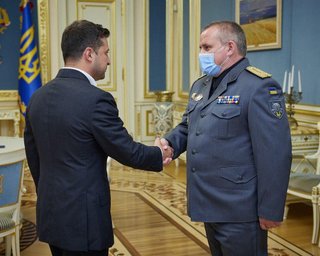 "Нужны более агрессивные меры": Зеленский сменил командующего Сил спецопераций