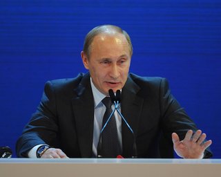 Путин приехал голосовать без жены