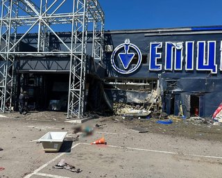 Обстріл Херсона 3 травня: у прокуратурі показали, який вигляд має місто після атаки ЗС РФ (фото)
