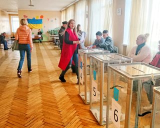 Явка по состоянию на 15:00: проголосовали уже 45,26% украинцев (Обновлено)