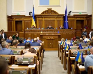 "Ликвидация" НАБУ: Рада приняла законопроект №12414, нардепы блокируют трибуну (видео)