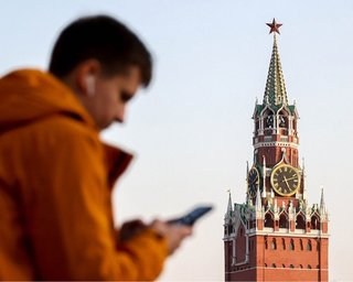 Росіяни забирають гроші з банків: заощадження тануть через інфляцію