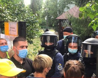 Обстрел автобуса под Харьковом: суд избрал меру пресечения первому нападавшему