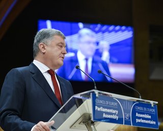 Порошенко: дети из нацменьшинств должны знать украинский язык