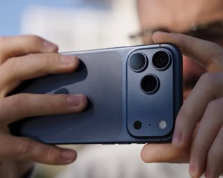 Ні Motorola, ні Samsung: цей смартфон визнано найскладнішим у ремонті (фото)