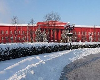 Учебным заведениям Украины рекомендовано приостановить обучение