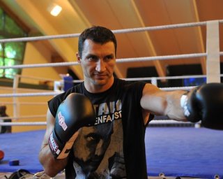Кличко решил заменить Поветкина кубинским боксером 