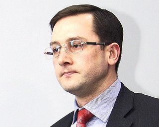 Нацбанк отказывается передавать Кабмину 2 млрд. долл, - Уманский