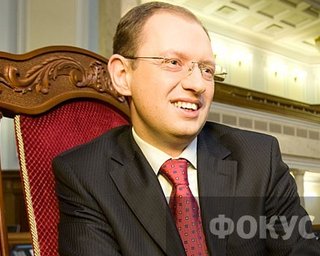 Яценюк готовится предстать перед избирателями в новом образе, - СМИ