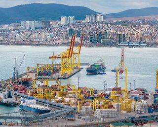 Порт Новороссийска прекратил отгружать нефть: где горит от удара "Нептуна" (фото)