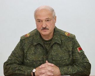 "Впервые за четверть века": Лукашенко привел войска в полную боевую готовность