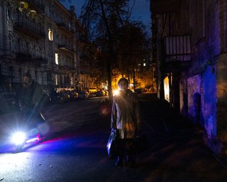 Можуть затягнутися: відключення світла в Україні триватимуть 5-7 днів,  — експерт (відео)