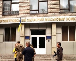 Військовослужбовця ТЦК поранили ножем: в ТЦК розповіли, що сталось в Кривому Розі