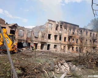 "Психологические удары": у Зеленского объяснили, зачем РФ обстреляла больницу в Днепре (видео)