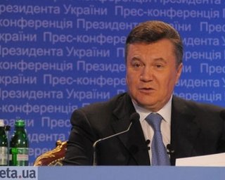 Янукович посоветовал украинцам молиться