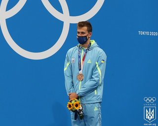 Мощная поддержка: как Бех-Романчук болела за мужа во время бронзового заплыва на Олимпиаде (видео)
