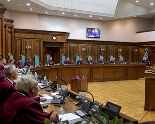 Конституционный суд перешел к закрытой части рассмотрения дела о роспуске Рады