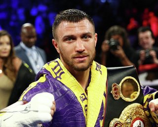 Виїхав за океан: президент WBO розкрив, де зараз живе і тренується Василь Ломаченко