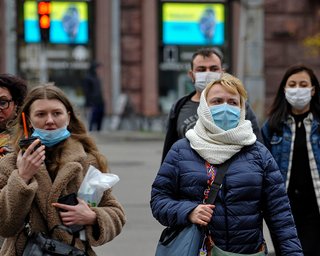 Із суботи у "червону" зону карантину потраплять одразу сім областей (список)